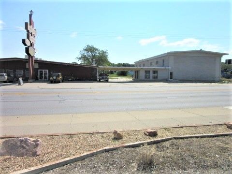 1820 N 6th St, Beatrice, NE 68310